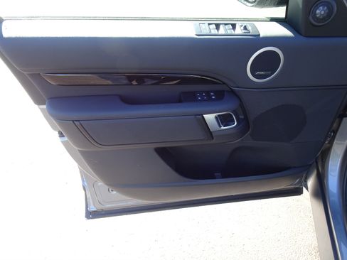 New 2025 Land Rover Discovery S AWD/4WD image 17