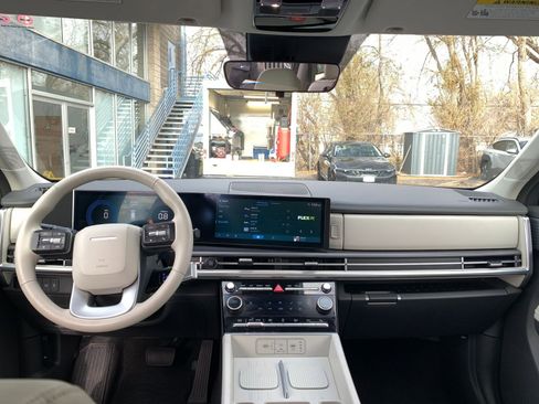 Used 2025 Hyundai Santa Fe SEL image 35