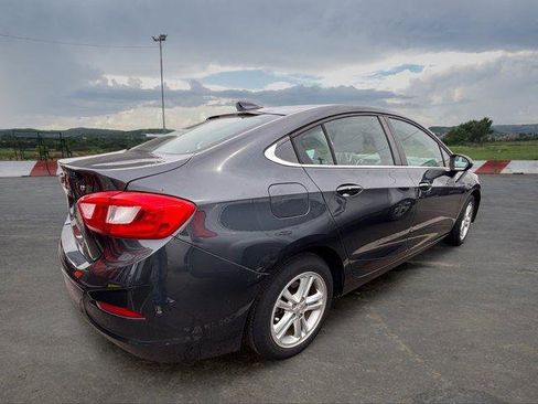 Used 2017 Chevrolet Cruze LT w/ Convenience Package FWD image 3