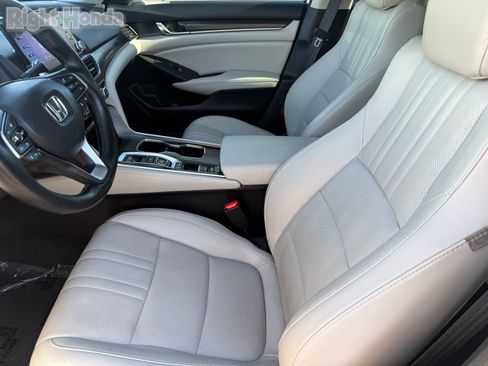 Used 2022 Honda Accord Touring image 14
