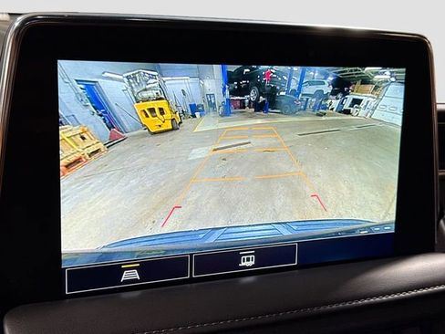 Used 2021 Chevrolet Suburban LT image 15