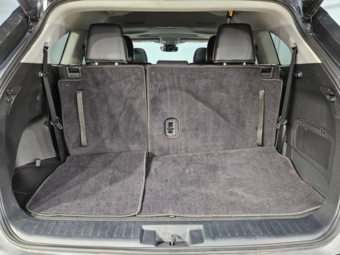 Used 2023 Toyota Highlander XLE AWD/4WD image 18