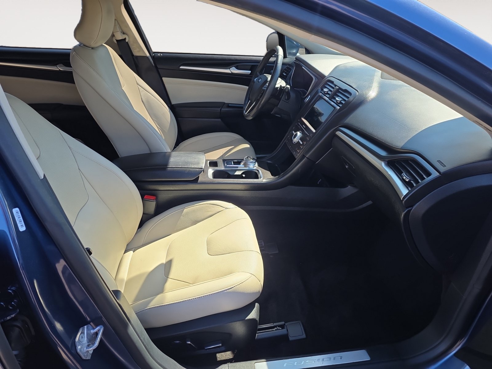 Used 2018 Ford Fusion Titanium AWD/4WD image 10