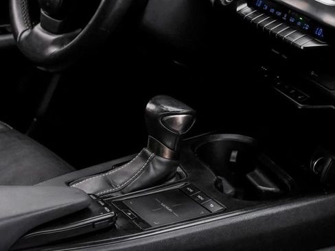 Used 2019 Lexus UX 200 w/ Premium Package FWD image 31