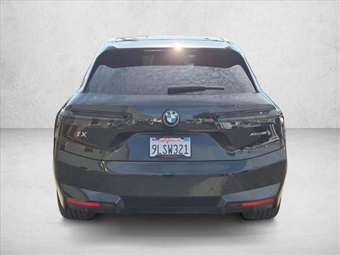 Used 2024 BMW iX xDrive50 w/ Premium Package AWD/4WD image 7