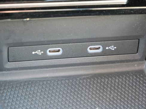 Used 2024 Volkswagen Atlas SEL Premium R-Line image 28