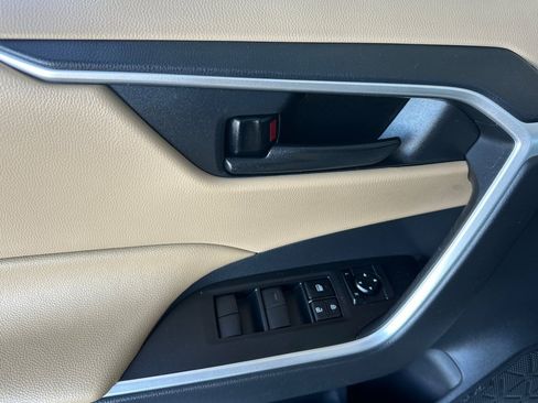 Certified 2022 Toyota RAV4 LE image 12