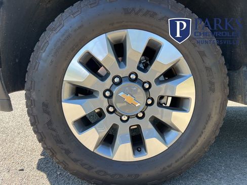 Used 2025 Chevrolet Silverado 2500 Custom w/ Custom Value Package image 10