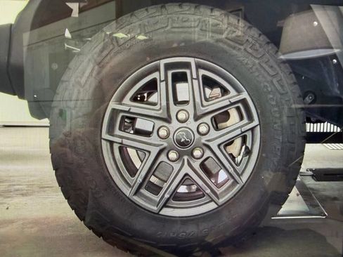 Used 2024 Jeep Wrangler Unlimited Sport AWD/4WD image 13