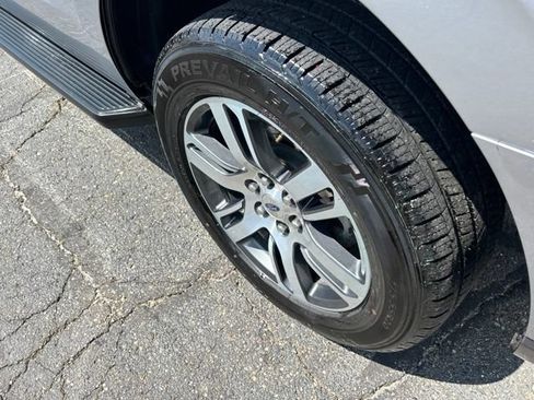Used 2024 Ford Expedition Limited AWD/4WD image 20