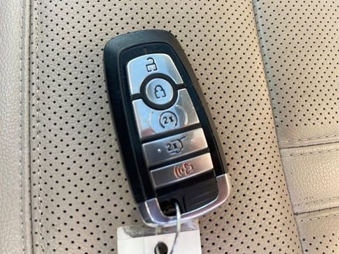 Used 2024 Ford Expedition Limited AWD/4WD image 25