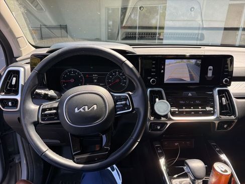 Used 2022 Kia Sorento SX image 6