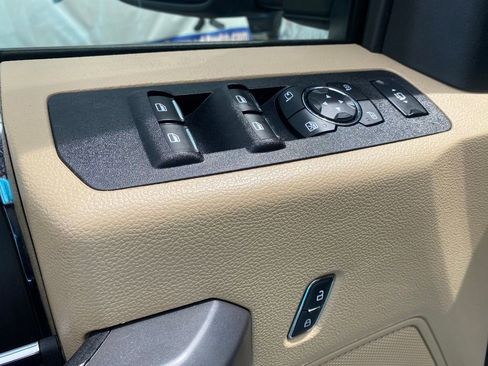 Used 2020 Ford F250 XLT w/ XLT Premium Package AWD/4WD image 13