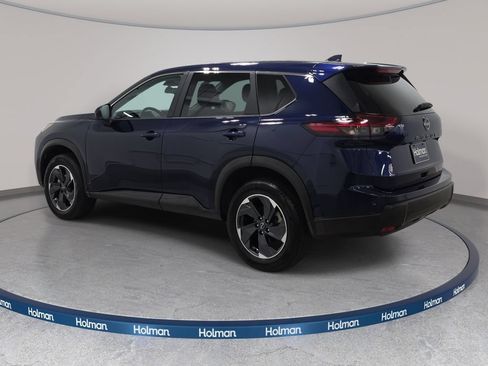 Used 2025 Nissan Rogue SV FWD image 8