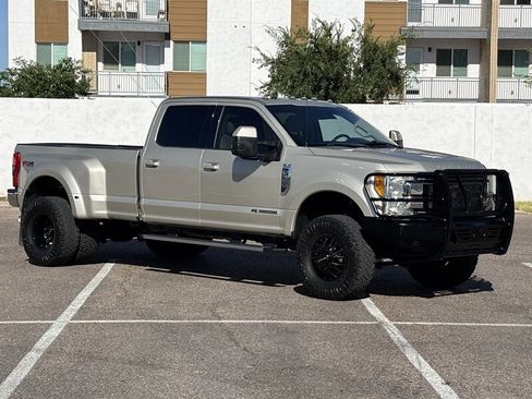 Used 2017 Ford F350 Lariat w/ Tow Technology Bundle AWD/4WD image 2