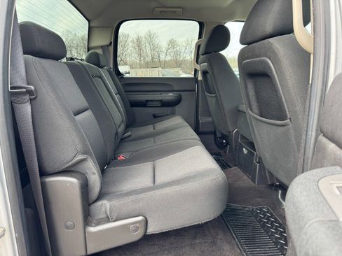Used 2012 Chevrolet Silverado 2500 LT w/ Interior Plus Package AWD/4WD image 17