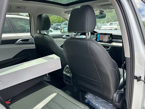 New 2026 Volkswagen Taos SEL AWD/4WD image 49