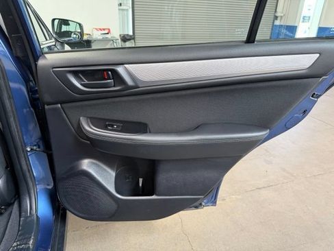 Used 2019 Subaru Outback 2.5i AWD/4WD image 13