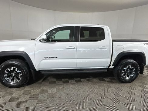 Used 2021 Toyota Tacoma TRD Off-Road AWD/4WD image 7