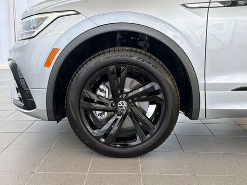 Certified 2024 Volkswagen Tiguan SE R-Line AWD/4WD image 12