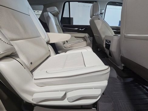 Used 2022 GMC Yukon Denali image 8