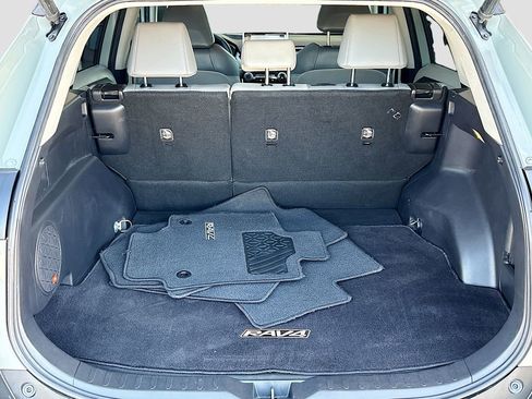 Certified 2021 Toyota RAV4 XLE Premium w/ Carpet Mat Package (TMS) FWD image 28