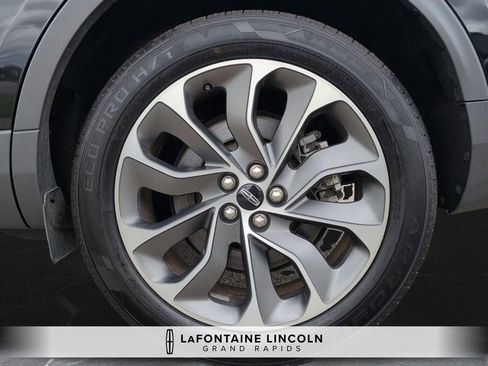 Certified 2022 Lincoln Nautilus Reserve w/ Luxury Package AWD/4WD image 34