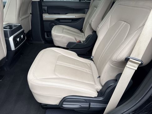 Used 2024 Ford Expedition Limited image 20