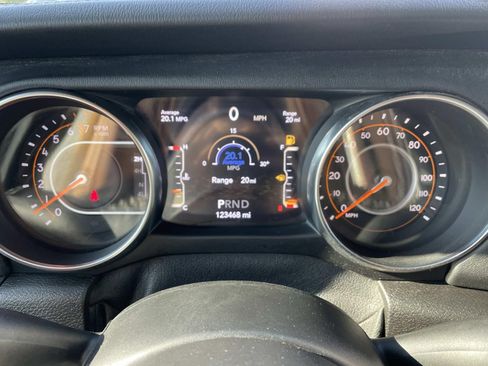 Used 2020 Jeep Gladiator Overland AWD/4WD image 18