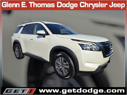 Used 2022 Nissan Pathfinder SL image 1