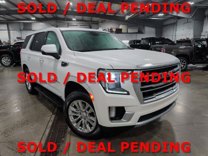 Used 2024 GMC Yukon SLT w/ SLT Premium Package