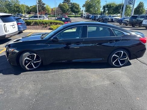 Used 2020 Honda Accord Sport image 2