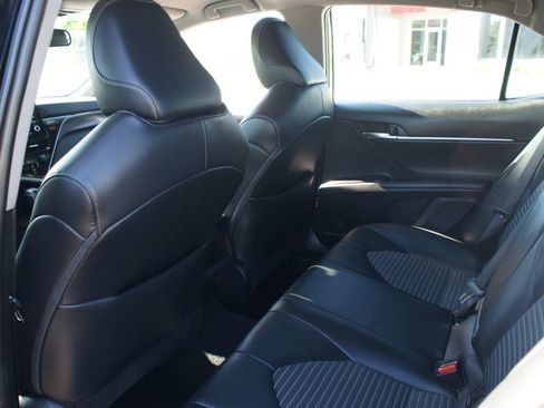 Used 2023 Toyota Camry SE image 14