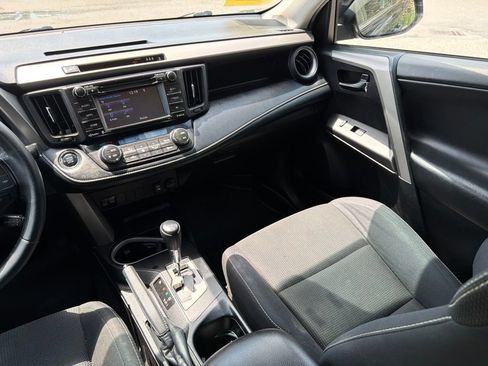 Used 2018 Toyota RAV4 XLE FWD image 25