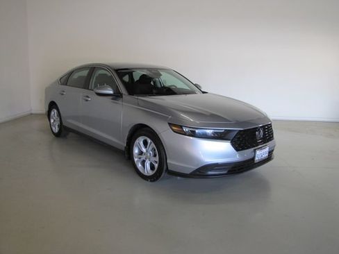 Used 2025 Honda Accord LX image 3