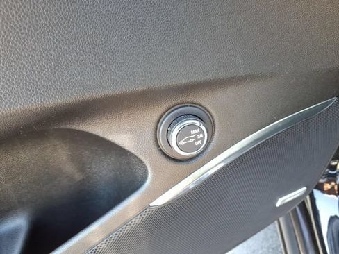 Used 2024 Buick Enclave Essence w/ Experience Buick Package FWD image 12