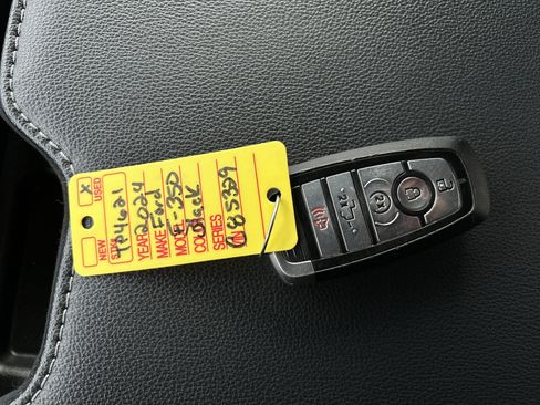 Used 2024 Ford F350 Lariat w/ Camper Package image 29