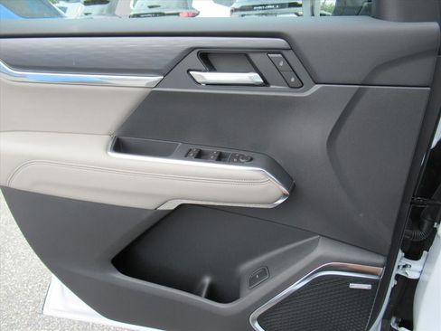 New 2026 GMC Acadia Elevation w/ Elevation Premium Package FWD image 22