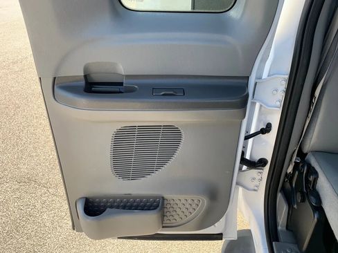 Used 2003 Ford F350 162  W.B. 4D image 32