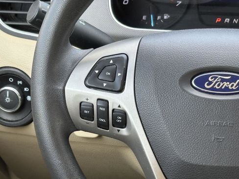 Used 2014 Ford Taurus SE image 6