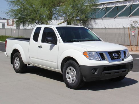 Used 2020 Nissan Frontier S w/ S Utility Package RWD image 3