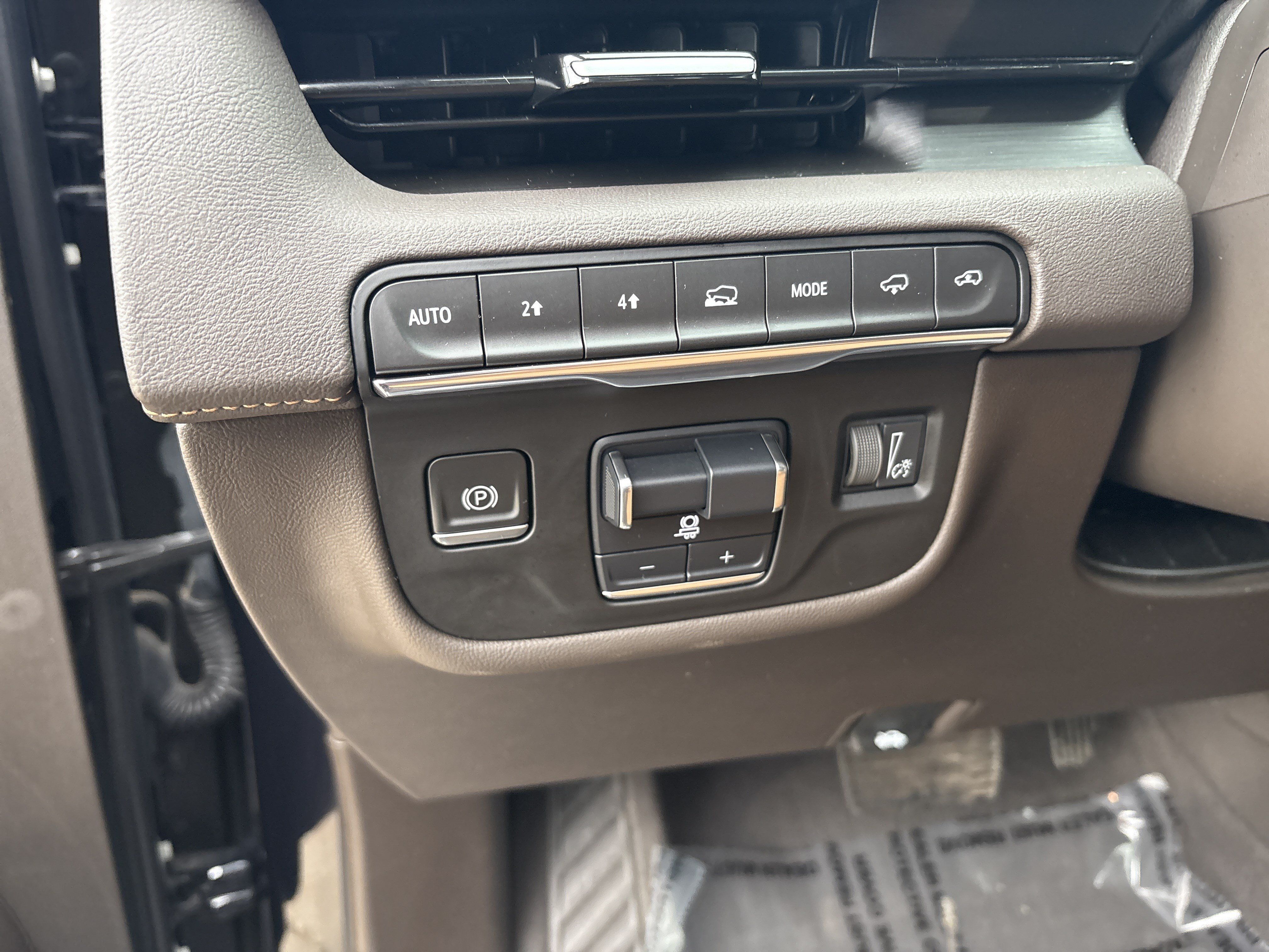 Used 2021 Cadillac Escalade Sport w/ Driver Assist Tech Package AWD/4WD image 11