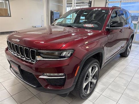 Used 2024 Jeep Grand Cherokee Limited AWD/4WD image 1