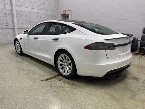 Used 2021 Tesla Model S Plaid image 5