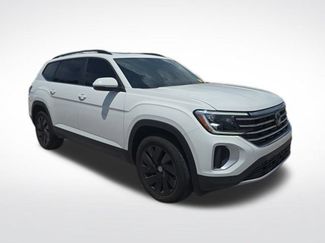 Used 2024 Volkswagen Atlas SE w/ Panoramic Sunroof Package FWD video 1