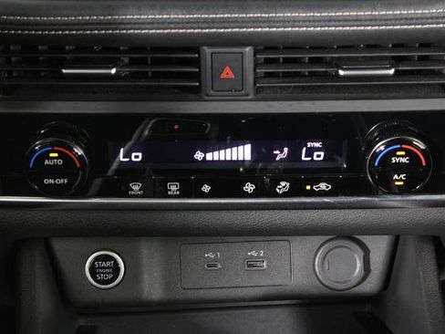 Certified 2023 Nissan Rogue SV FWD image 21