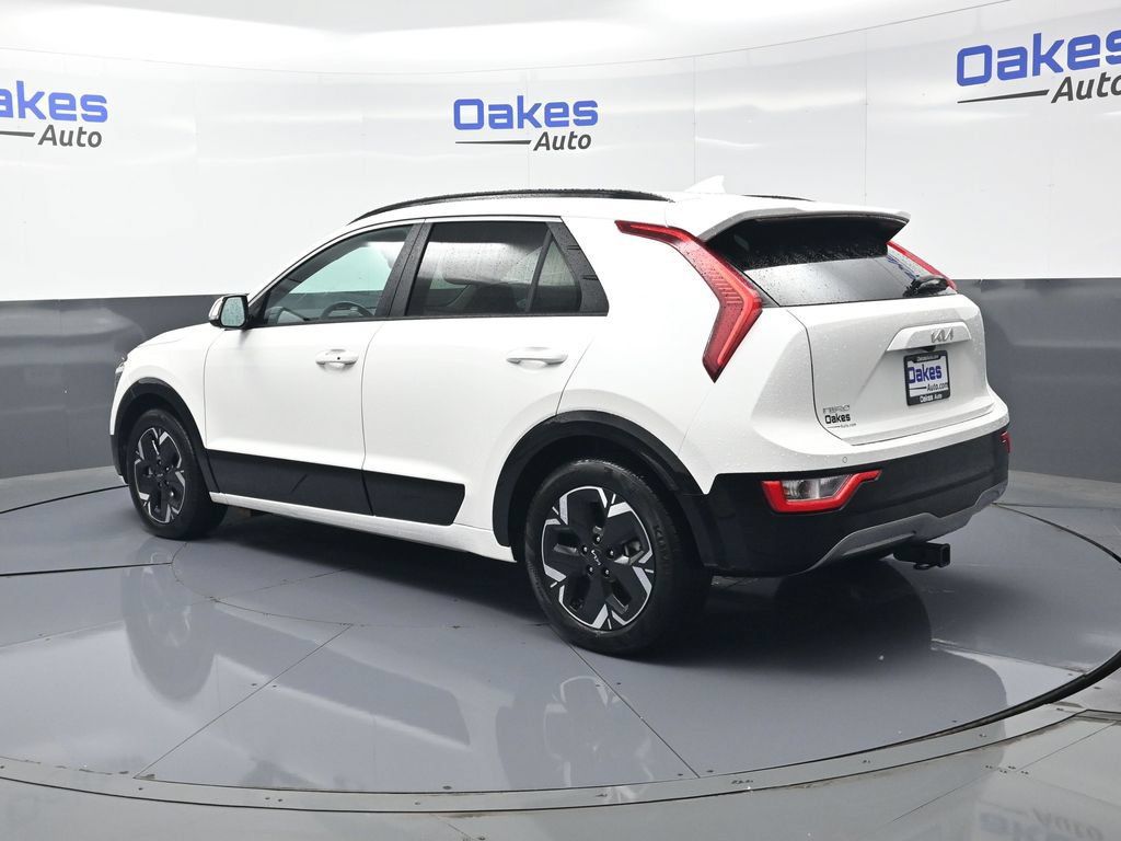 Certified 2024 Kia Niro Wind w/ Wind Preserve Package FWD image 5