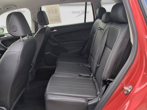 Used 2023 Volkswagen Tiguan SE AWD/4WD image 25