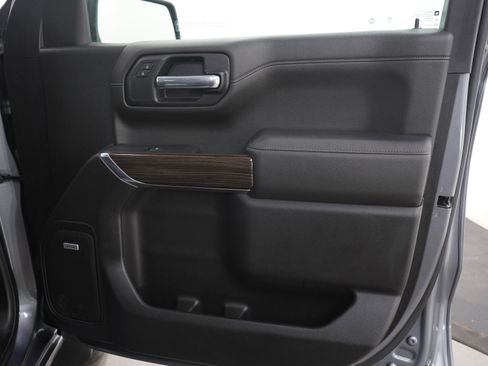 Used 2021 Chevrolet Silverado 1500 LT Trail Boss w/ Convenience Package II AWD/4WD image 12