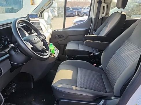 Used 2023 Ford Transit 350 XLT image 3
